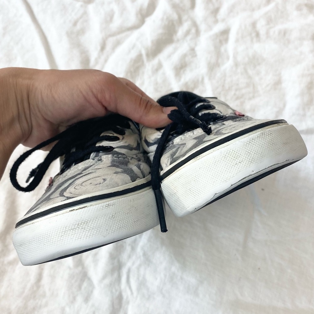 Vans Authentic In Digi Roses In Black - Picture 10 of 16